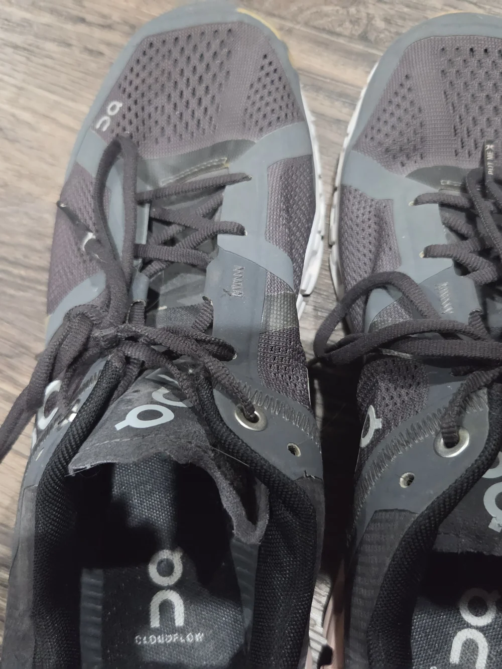 On Running Womens Athletic Sneakers in Black and Gray Size 8.5 Well Loved